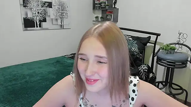 Snapshot of LinaTruly chatting on January 16, 2025, 8:25 pm LinaTruly online show from January 16, 2025, 8:25 pm