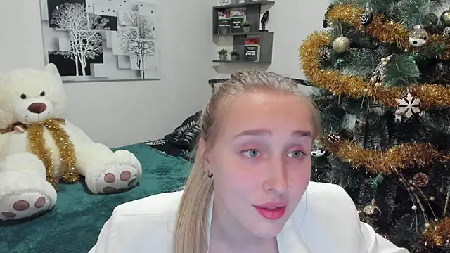 Snapshot of LinaTruly chatting on January 12, 2025, 8:25 pm LinaTruly online show from January 12, 2025, 8:25 pm