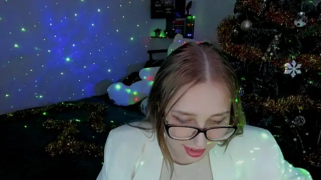 Snapshot of LinaTruly chatting on December 30, 2024, 11:28 pm LinaTruly online show from December 30, 2024, 11:28 pm