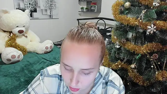 Snapshot of LinaTruly chatting on January 14, 2025, 11:16 pm LinaTruly online show from January 14, 2025, 11:16 pm