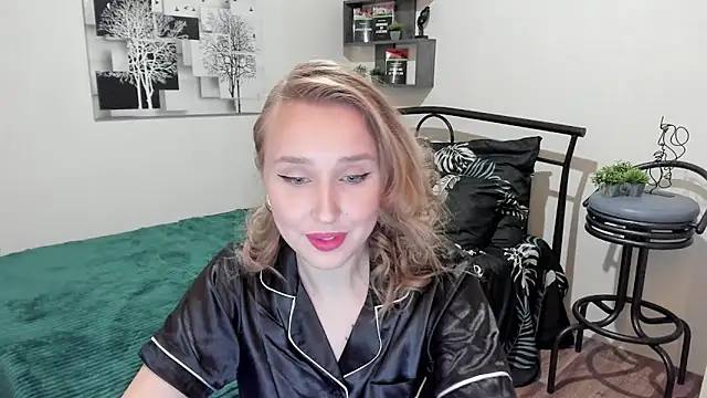 Snapshot of LinaTruly chatting on February 1, 2025, 11:58 pm LinaTruly online show from February 1, 2025, 11:58 pm