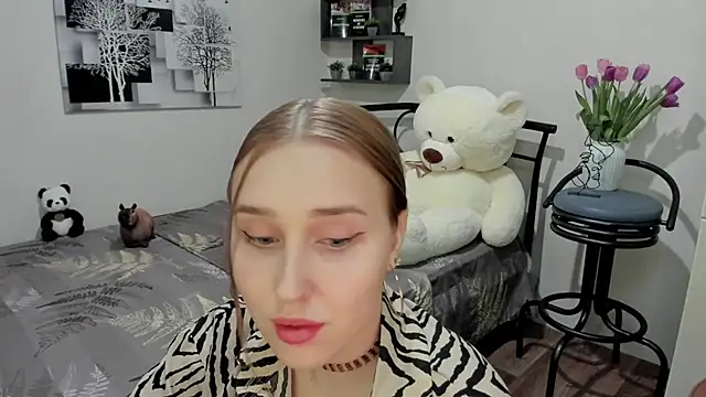 Snapshot of LinaTruly chatting on March 9, 2025, 12:21 am LinaTruly online show from March 9, 2025, 12:21 am