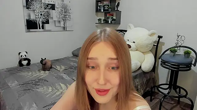 Snapshot of LinaTruly chatting on March 14, 2025, 8:49 pm LinaTruly online show from March 14, 2025, 8:49 pm