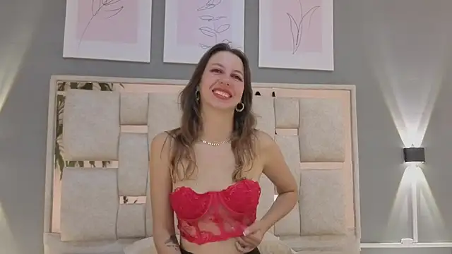 jolie lov online show from November 5, 2025, 1:03 pm