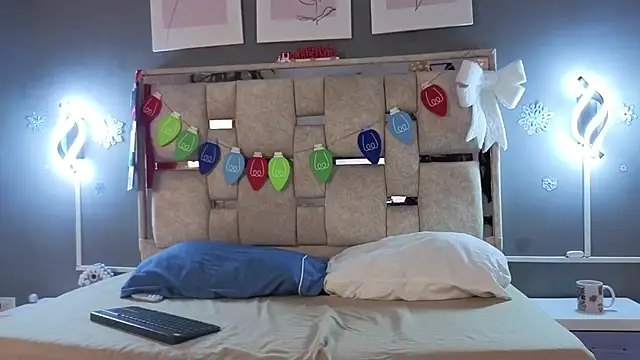 jolie lov online show from December 15, 2025, 1:17 pm