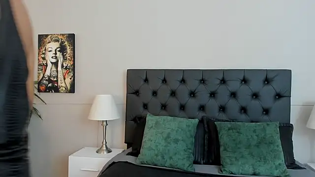 Robin Rief online show from October 14, 2025, 3:40 am