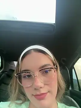 NicoleCut online show from April 10, 2026, 10:17 pm