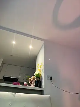 NicoleCut online show from March 8, 2026, 10:07 am