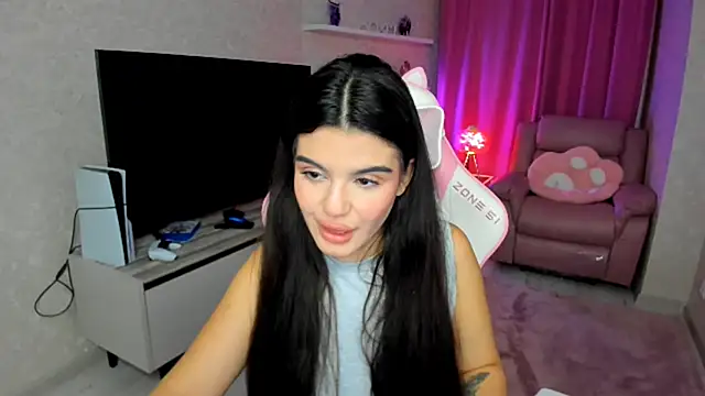 Snapshot of AlluringAriel chatting on October 12, 2025, 7:37 pm AlluringAriel online show from October 12, 2025, 7:37 pm