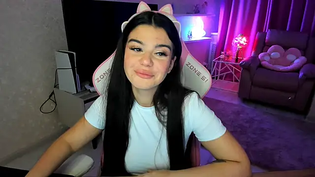 Snapshot of AlluringAriel chatting on October 21, 2025, 7:46 pm AlluringAriel online show from October 21, 2025, 7:46 pm