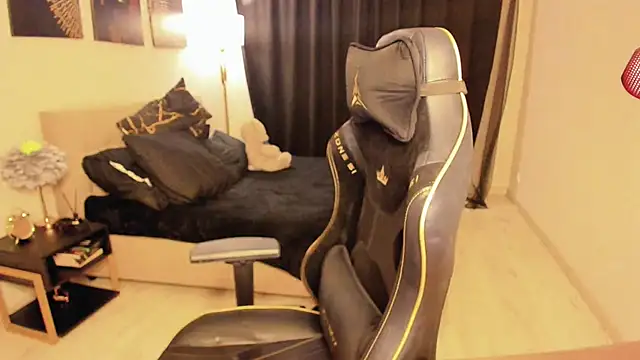 AlluringAriel online show from March 31, 2026, 4:14 am