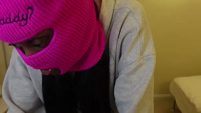 Snapshot of wildmamiii chatting on December 14, 2024, 8:40 pm wildmamiii online show from December 14, 2024, 8:40 pm