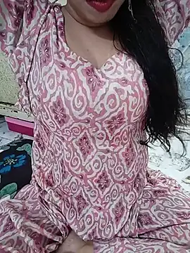 Snapshot of Haniya-143 chatting on May 10, 2026, 3:21 am Haniya-143 online show from May 10, 2026, 3:21 am