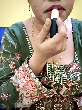 Snapshot of Haniya-143 chatting on October 2, 2025, 9:07 pm Haniya-143 online show from October 2, 2025, 9:07 pm