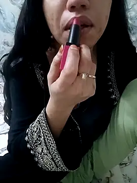 Snapshot of Haniya-143 chatting on April 24, 2026, 10:23 pm Haniya-143 online show from April 24, 2026, 10:23 pm