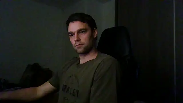 Snapshot of The_big_viking_ chatting on January 21, 2025, 8:54 pm The big viking online show from January 21, 2025, 8:54 pm