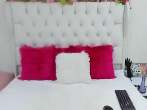 Snapshot of Valerik_cano1 chatting on February 10, 2025, 7:17 pm Valerik cano1 online show from February 10, 2025, 7:17 pm