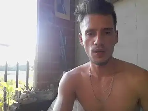 Snapshot of roystonee10 chatting on January 17, 2025, 10:34 pm roystonee10 online show from January 17, 2025, 10:34 pm