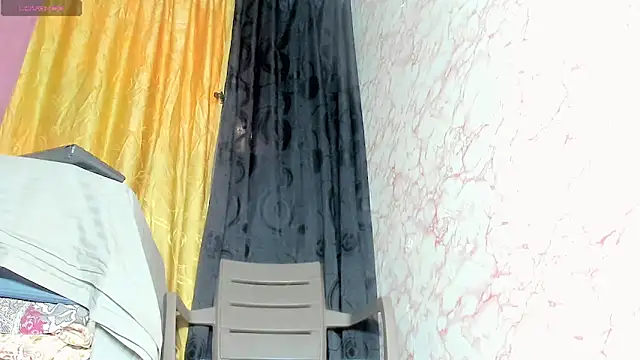 salomezanin online show from September 19, 2025, 2:43 pm