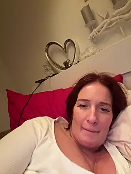 Snapshot of Engel_mia chatting on October 27, 2025, 11:27 pm Engel mia online show from October 27, 2025, 11:27 pm