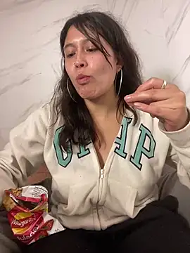 Snapshot of mariana_21x chatting on March 6, 2025, 7:54 pm mariana 21x online show from March 6, 2025, 7:54 pm