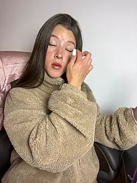 Snapshot of ally_sunn_ chatting on December 13, 2024, 12:17 pm ally sunn online show from December 13, 2024, 12:17 pm