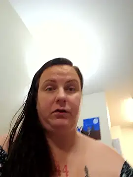 PeakabumPromo online show from November 25, 2025, 9:37 pm