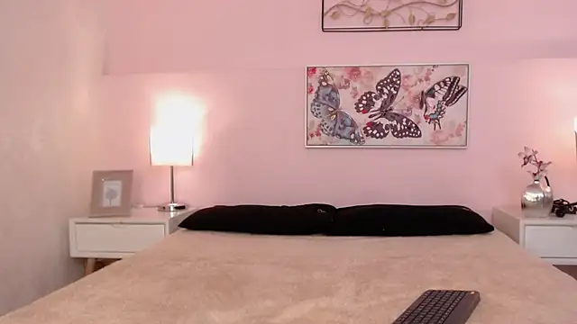 sara17  online show from January 10, 2026, 7:42 pm