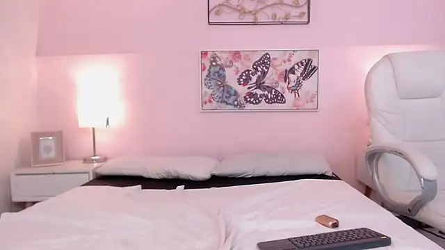 Snapshot of sara17_ chatting on November 2, 2025, 4:17 am sara17 online show from November 2, 2025, 4:17 am