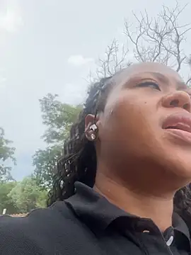 AmanteAmante online show from February 5, 2025, 3:52 pm