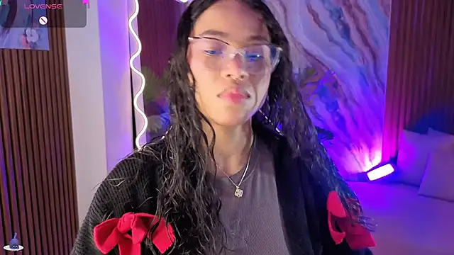 Snapshot of penelope_tay1 chatting on May 3, 2026, 3:11 am penelope tay1 online show from May 3, 2026, 3:11 am