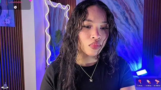 Snapshot of penelope_tay1 chatting on May 8, 2026, 3:21 am penelope tay1 online show from May 8, 2026, 3:21 am