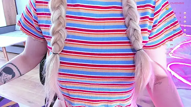 Amy honey angel online show from February 25, 2026, 11:21 am