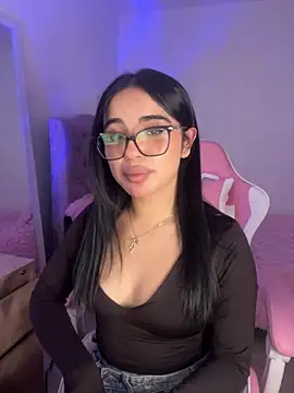 Snapshot of Emily-14 chatting on April 19, 2026, 1:50 am Emily-14 online show from April 19, 2026, 1:50 am