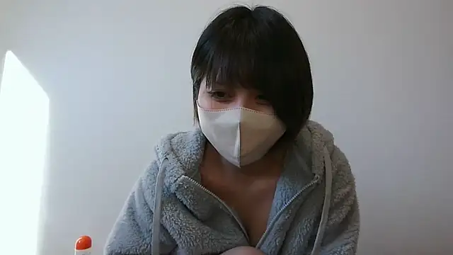 -anzu-o online show from January 11, 2025, 1:48 am