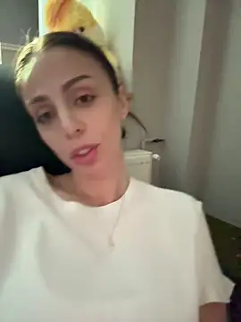 HayleyBlair online show from May 26, 2026, 10:57 am
