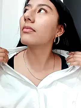 CarlaAlvez online show from March 13, 2025, 6:23 pm