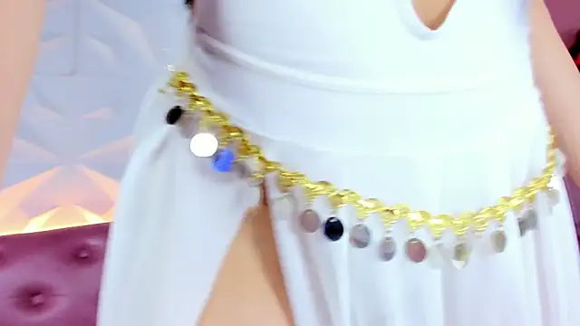 CarlaAlvez online show from March 8, 2025, 4:50 pm