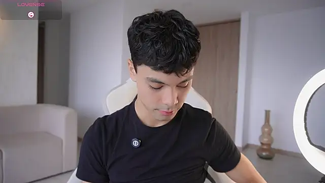 Snapshot of Dammon_Stallion chatting on February 24, 2026, 8:31 pm Dammon Stallion online show from February 24, 2026, 8:31 pm