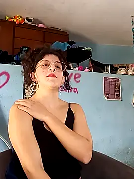 Snapshot of LoveElectra chatting on January 9, 2026, 5:53 pm LoveElectra online show from January 9, 2026, 5:53 pm