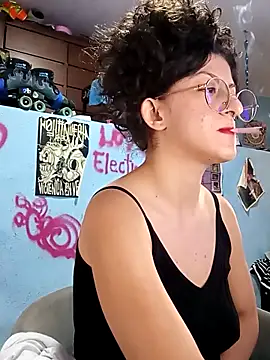 Snapshot of LoveElectra chatting on December 16, 2025, 8:57 pm LoveElectra online show from December 16, 2025, 8:57 pm