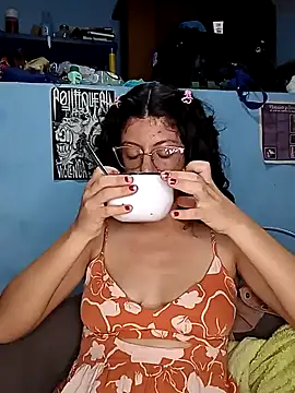 Snapshot of LoveElectra chatting on January 30, 2025, 3:44 am LoveElectra online show from January 30, 2025, 3:44 am