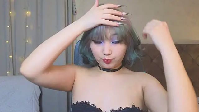 Milla Aheo online show from March 11, 2025, 1:34 pm