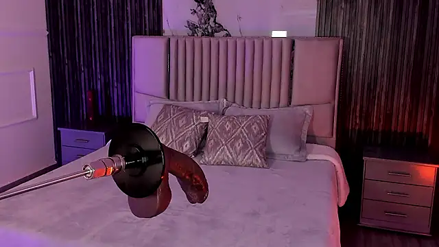 Lillyortiz online show from February 25, 2026, 8:08 pm