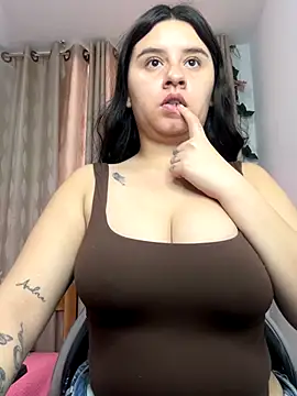 Snapshot of SaraBraun_ chatting on November 11, 2025, 7:41 pm SaraBraun online show from November 11, 2025, 7:41 pm