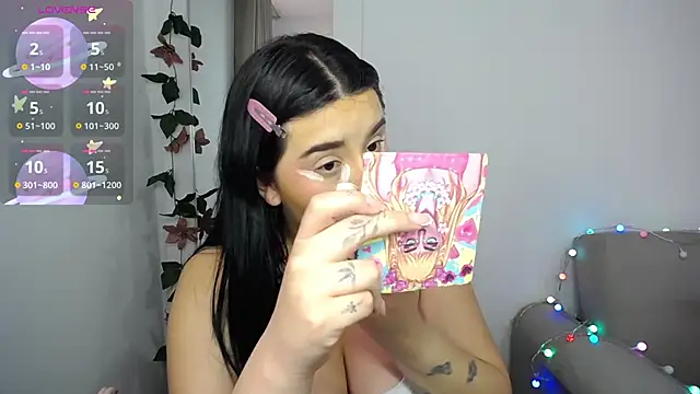 Snapshot of SaraBraun_ chatting on February 16, 2025, 8:22 pm SaraBraun online show from February 16, 2025, 8:22 pm