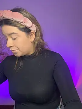 Snapshot of SaraBraun_ chatting on July 18, 2026, 7:44 pm SaraBraun online show from July 18, 2026, 7:44 pm