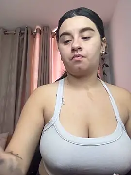 Snapshot of SaraBraun_ chatting on October 24, 2025, 4:50 pm SaraBraun online show from October 24, 2025, 4:50 pm