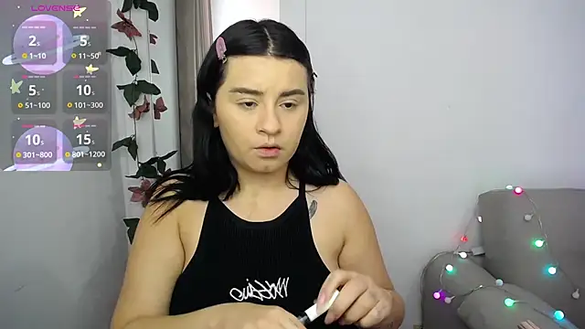 Snapshot of SaraBraun_ chatting on February 19, 2025, 7:37 pm SaraBraun online show from February 19, 2025, 7:37 pm