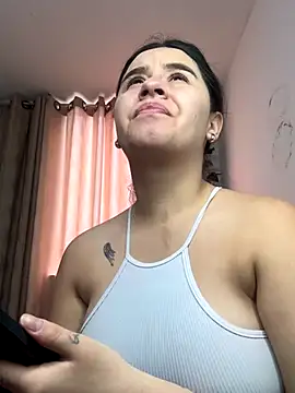 Snapshot of SaraBraun_ chatting on October 14, 2025, 4:18 pm SaraBraun online show from October 14, 2025, 4:18 pm